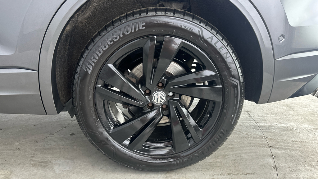 Volkswagen Touareg R-line Tech Black #24