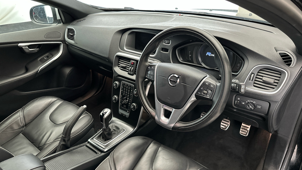 Volvo V40 T2 R-design Edition Euro White #11