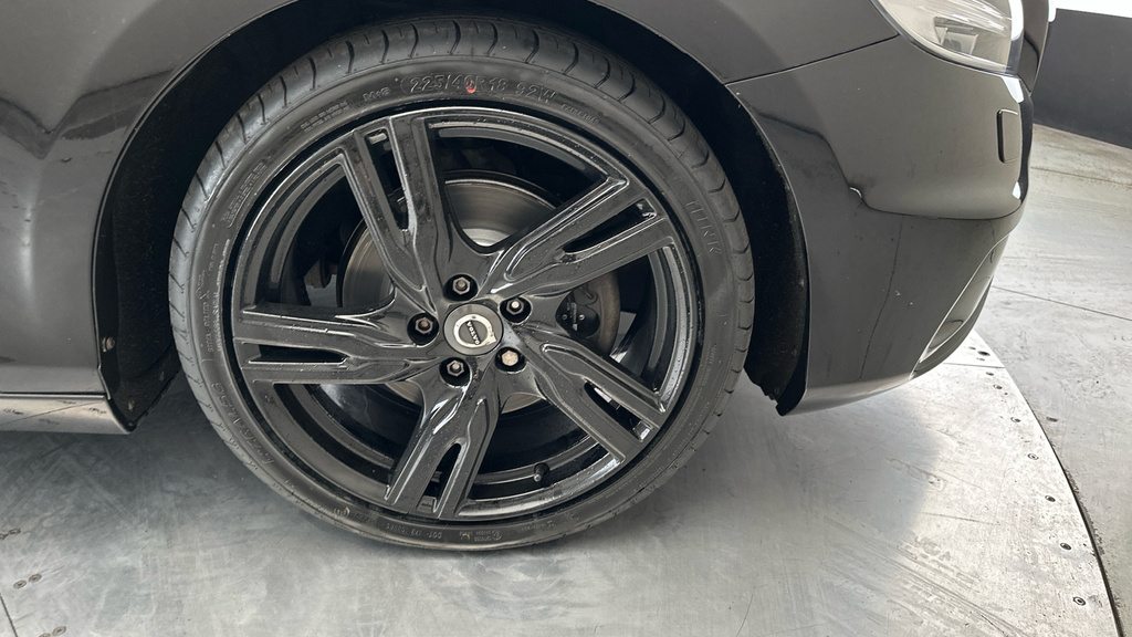 Volvo V40 T2 R-design Edition Euro White #25