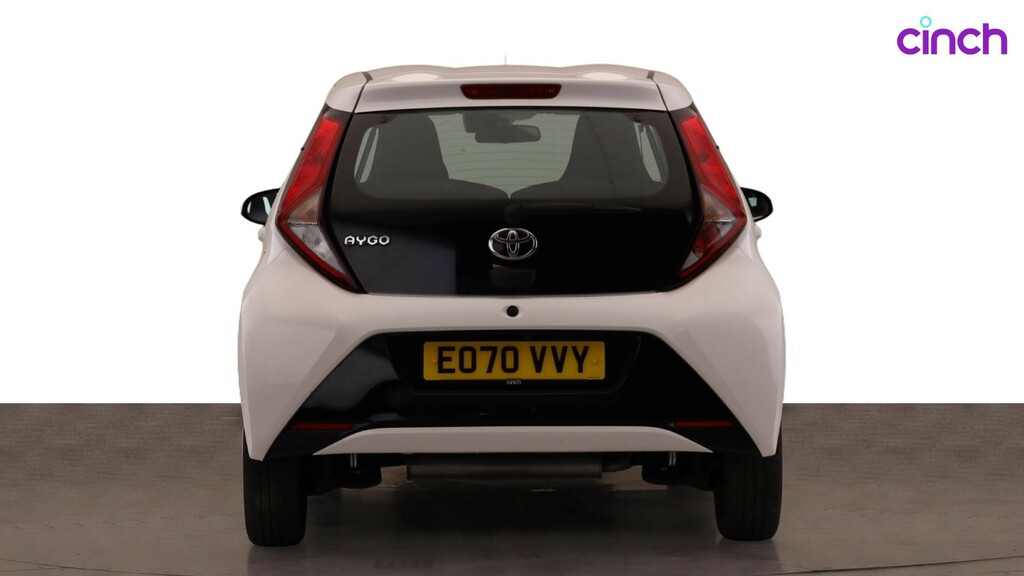 Toyota Aygo X X-trend Red #4