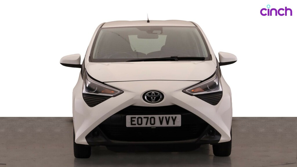 Toyota Aygo X X-trend Red #8