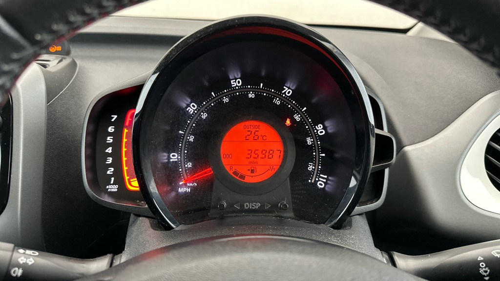 Toyota Aygo X X-trend Red #16