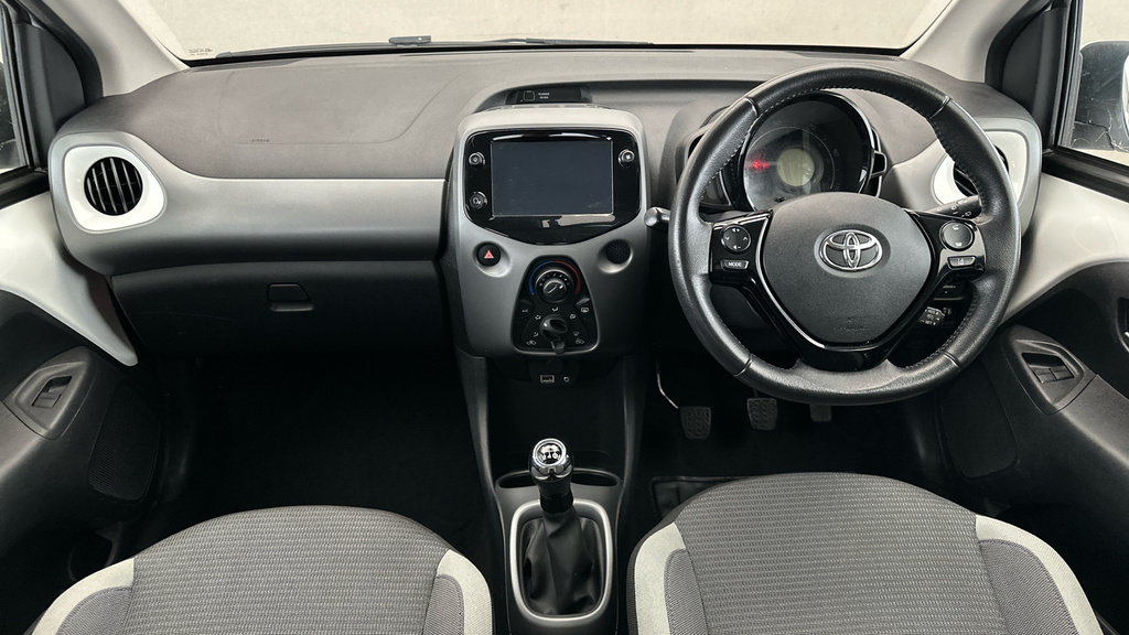 Toyota Aygo X X-trend Red #11