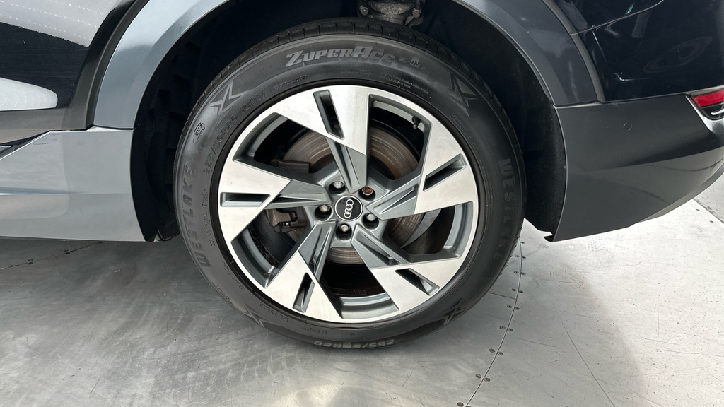 Audi E-tron Sport 50 Quattro 230,00 Kw Grey #24
