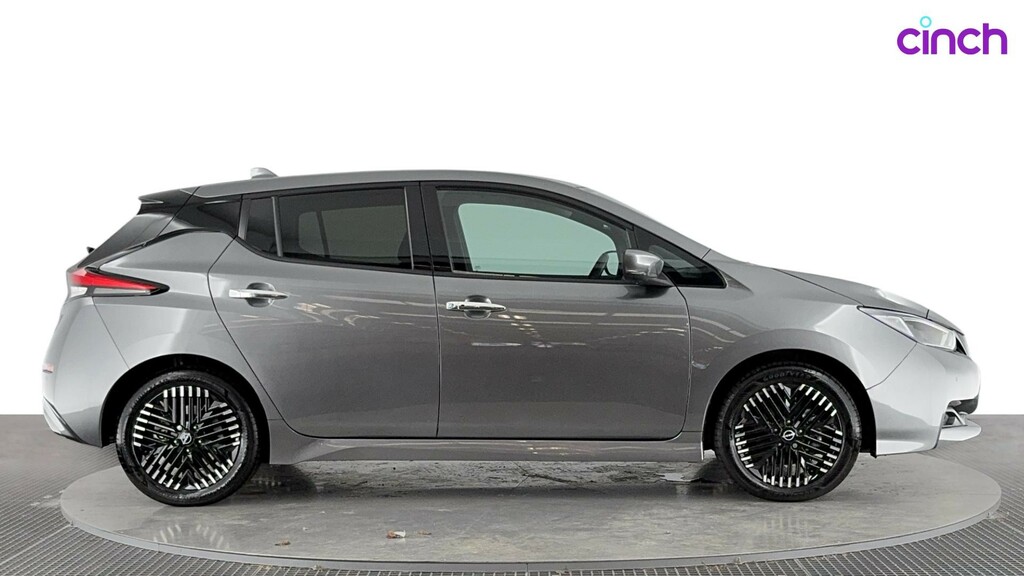 Nissan Leaf 110Kw N-connecta 39Kwh White #2