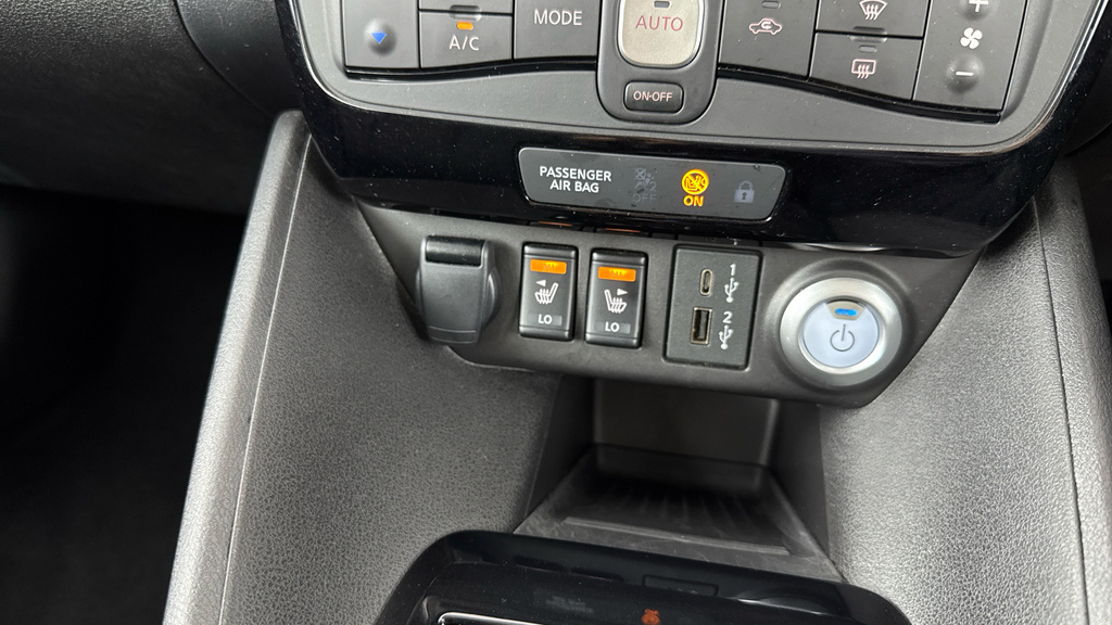 Nissan Leaf 110Kw N-connecta 39Kwh White #23