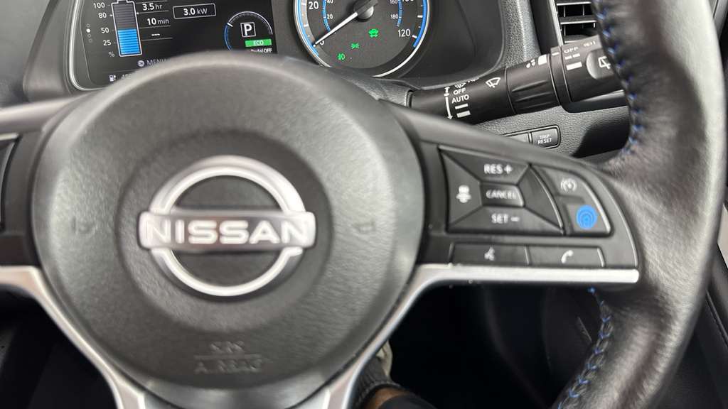 Nissan Leaf 110Kw N-connecta 39Kwh White #24