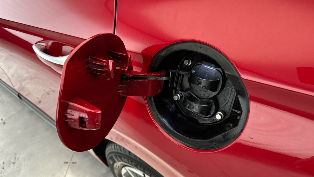 Hyundai Ioniq 1St Edition Red #28