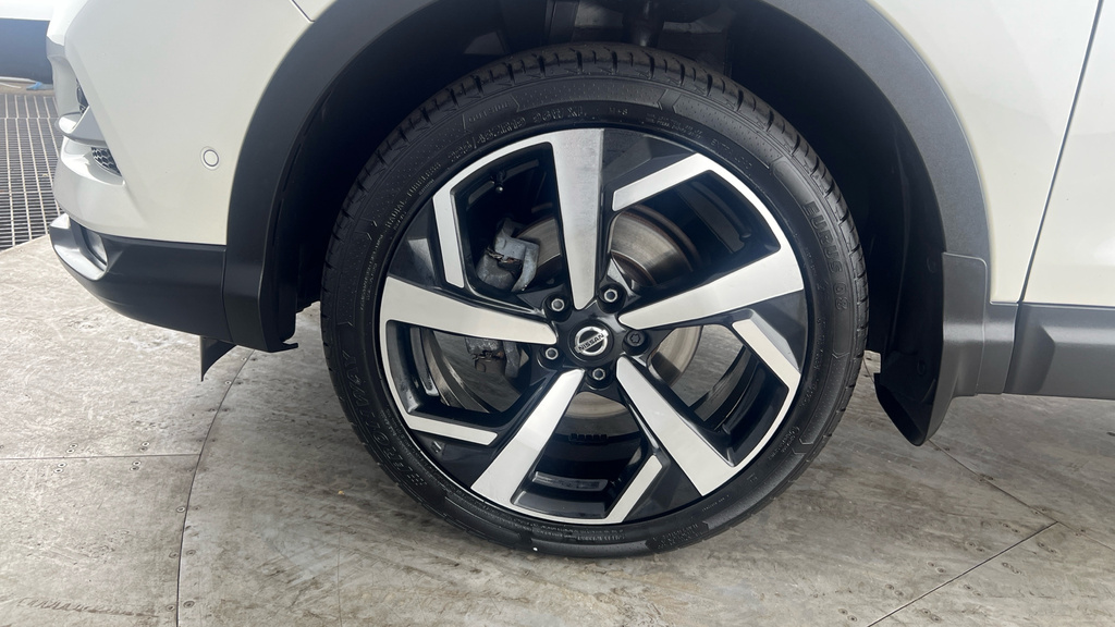 Nissan Qashqai Acenta Premium Black #27