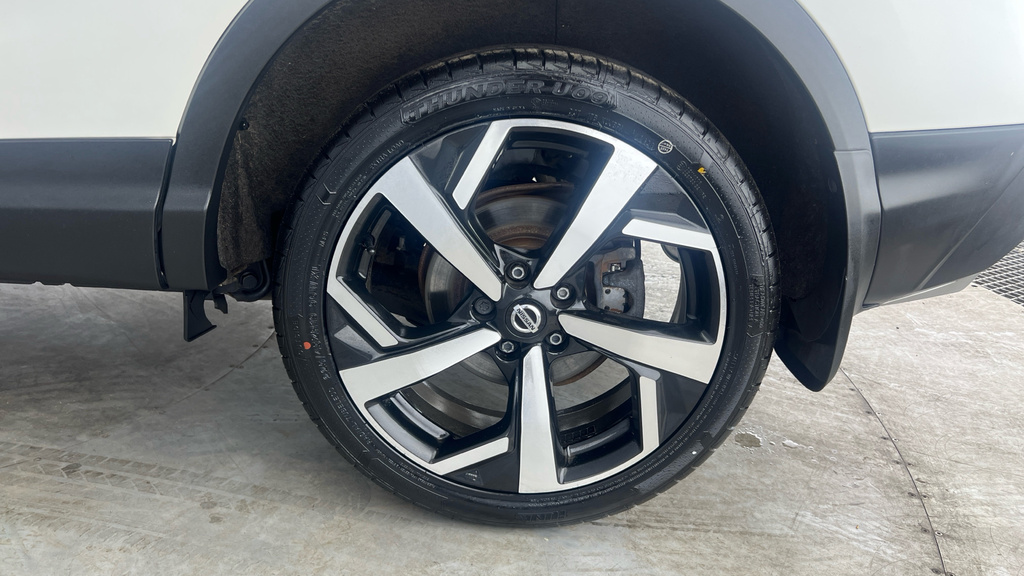 Nissan Qashqai Acenta Premium Black #28