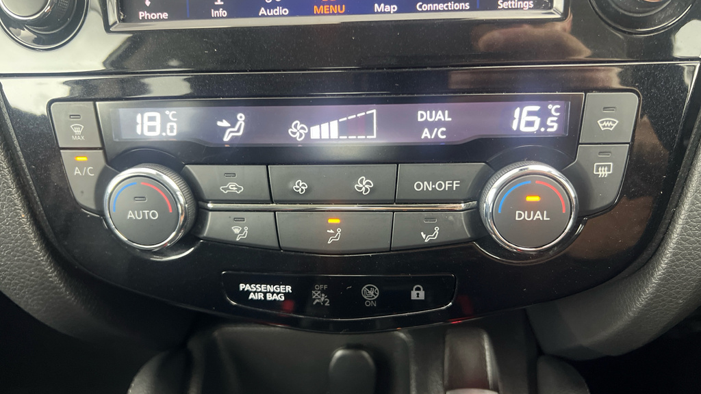 Nissan Qashqai Acenta Premium Black #11