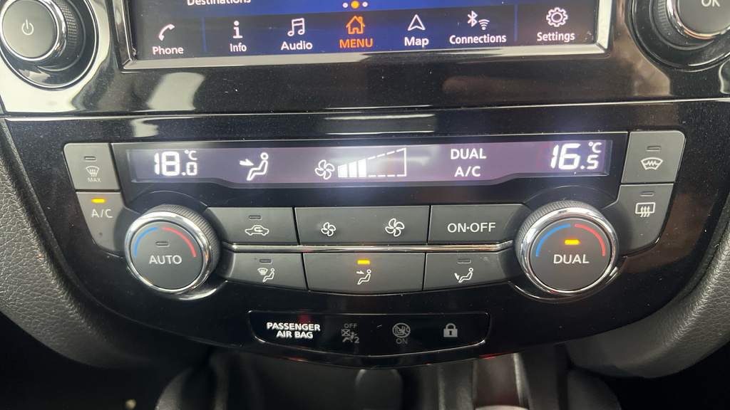 Nissan Qashqai Acenta Premium Black #12