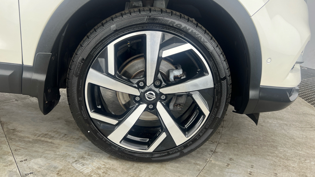 Nissan Qashqai Acenta Premium Black #30