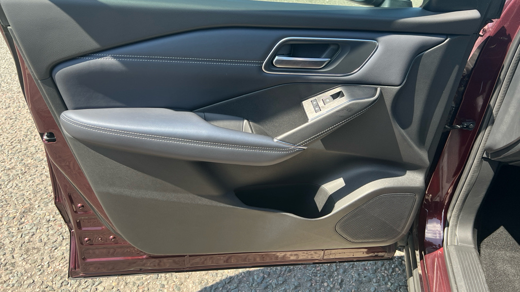 Nissan Qashqai N-connecta White #23