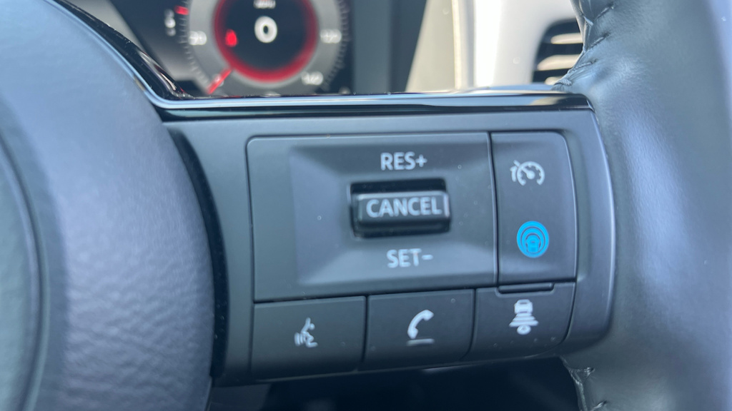 Nissan Qashqai N-connecta White #27