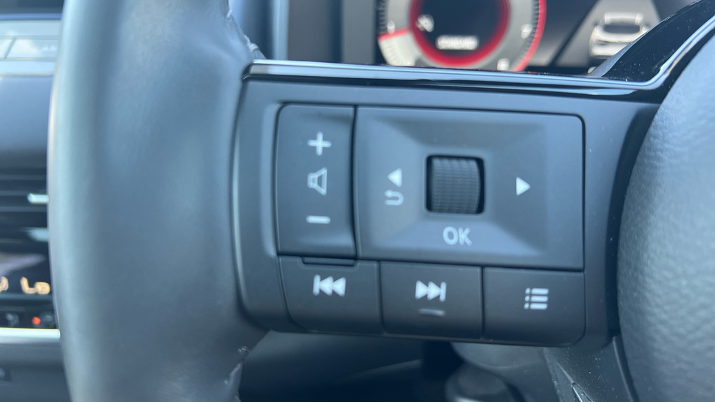 Nissan Qashqai N-connecta White #28