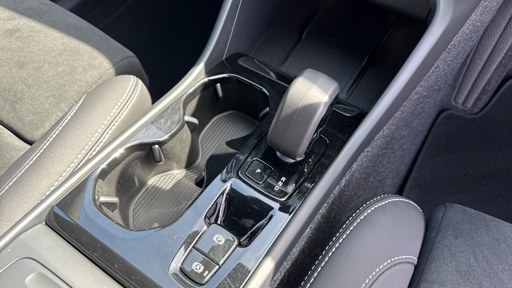 Volvo XC40 Plus, B3 Mild Hybrid, Dark  #34