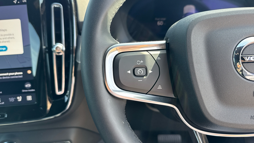 Volvo XC40 Plus, B3 Mild Hybrid, Dark  #30