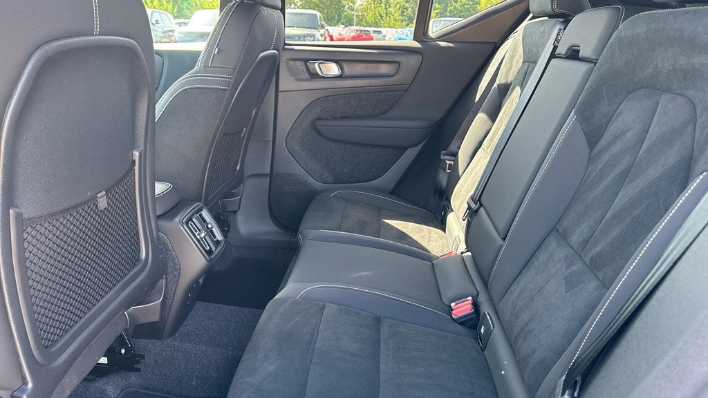 Volvo XC40 Plus, B3 Mild Hybrid, Dark  #14