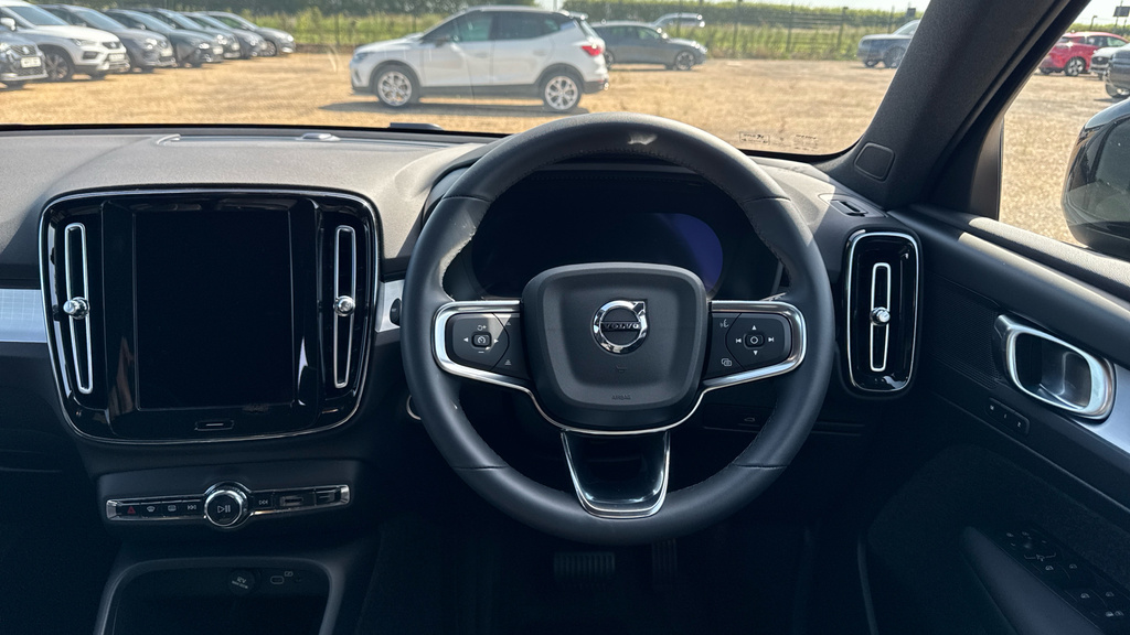 Volvo XC40 Plus, B3 Mild Hybrid, Dark  #24