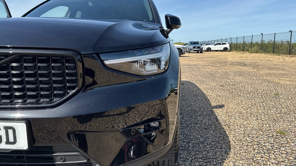 Volvo XC40 Plus, B3 Mild Hybrid, Dark  #25