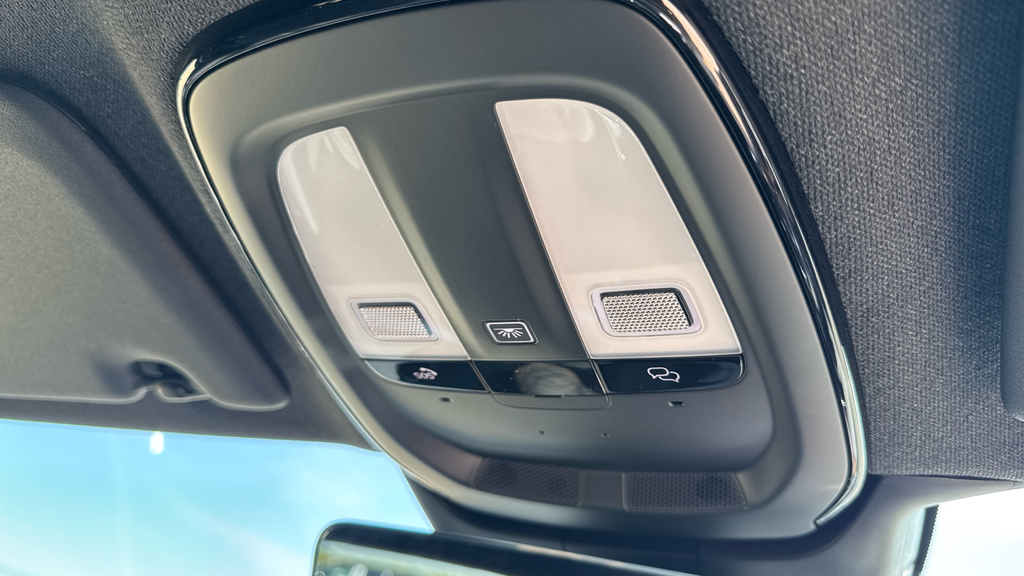 Volvo XC40 Plus, B3 Mild Hybrid, Dark  #37