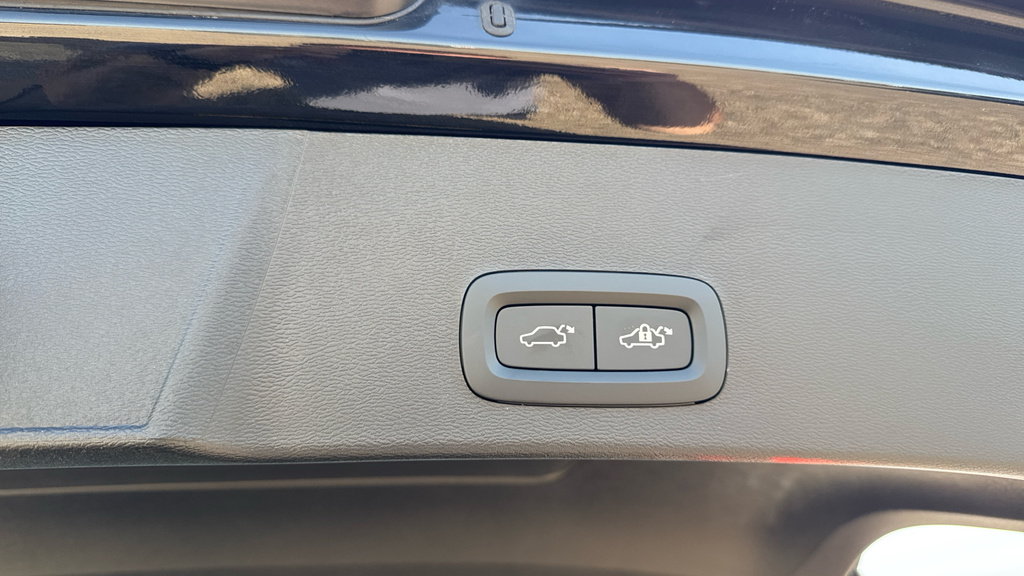 Volvo XC40 Plus, B3 Mild Hybrid, Dark  #44