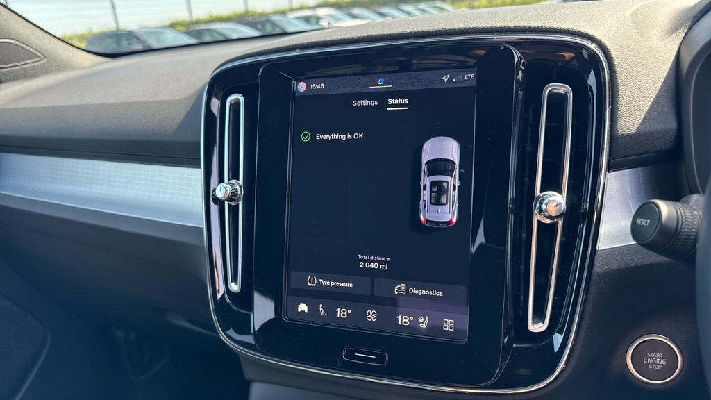 Volvo XC40 Plus, B3 Mild Hybrid, Dark  #45