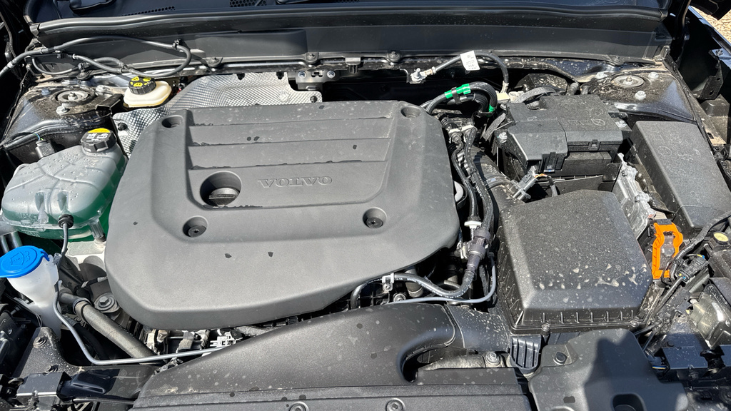 Volvo XC40 Plus, B3 Mild Hybrid, Dark  #16