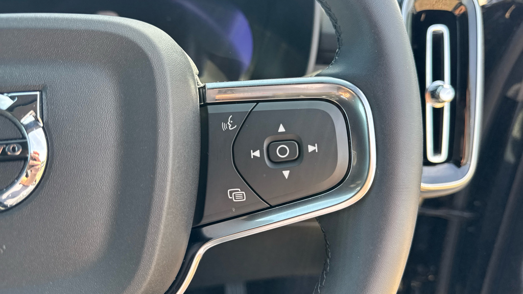 Volvo XC40 Plus, B3 Mild Hybrid, Dark  #31