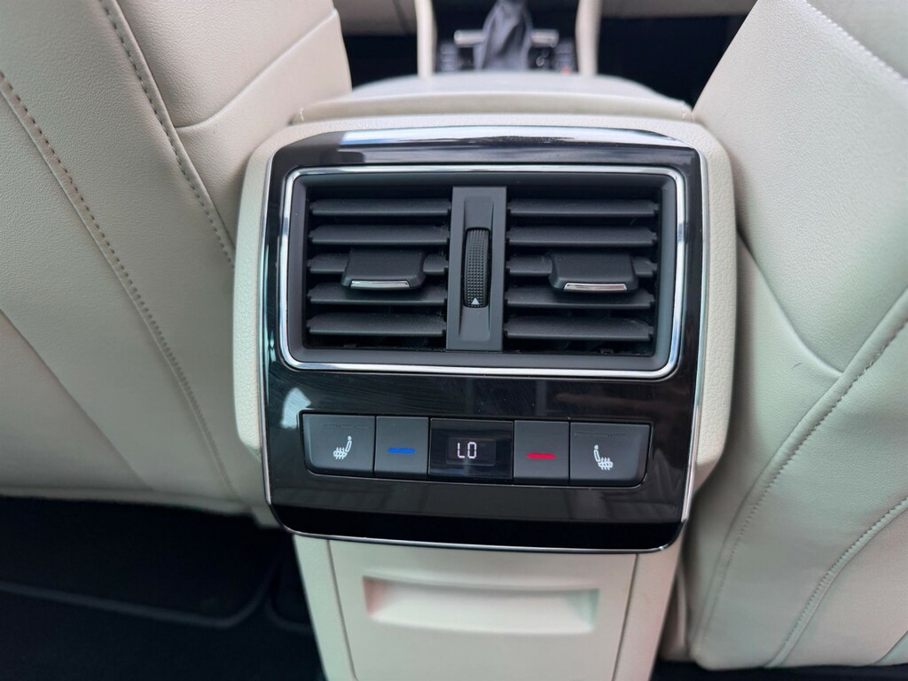 Skoda Superb 2.0 Tdi Cr Se L Executive Dsg Black #21