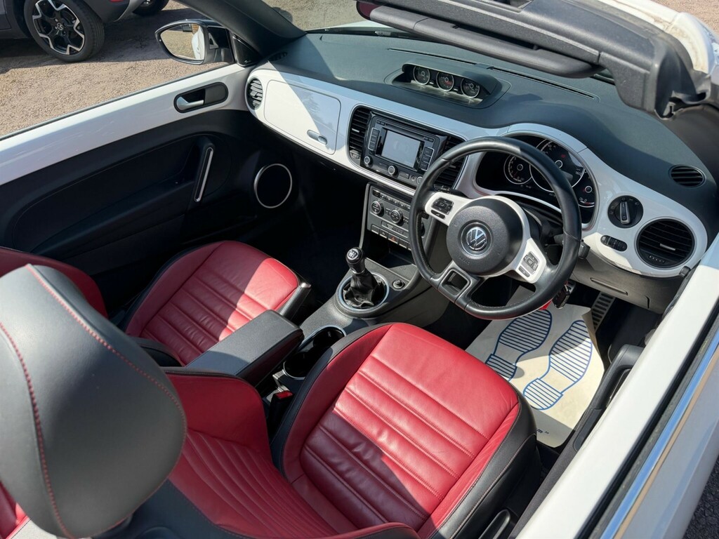 Volkswagen Beetle Hatchback White #15