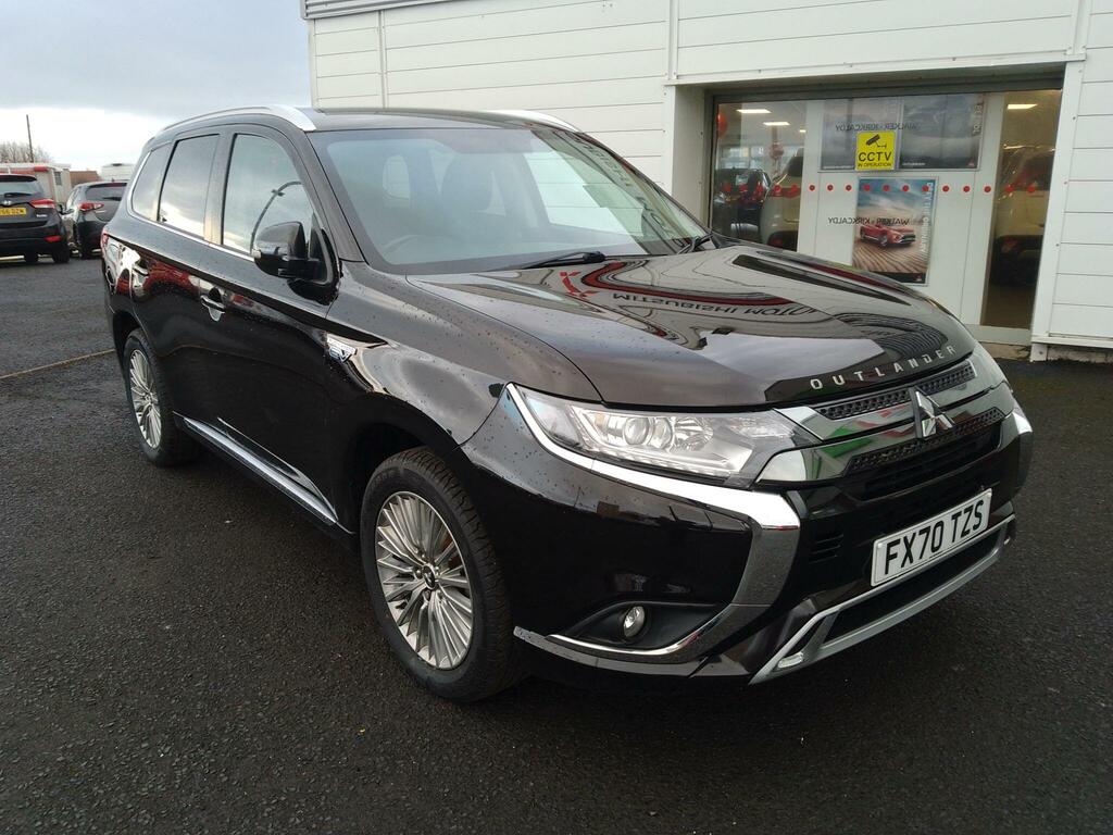 Mitsubishi Outlander 2.4H Twinmotor 13.8Kwh Design Cvt 4Wd Euro 6 Ss Black