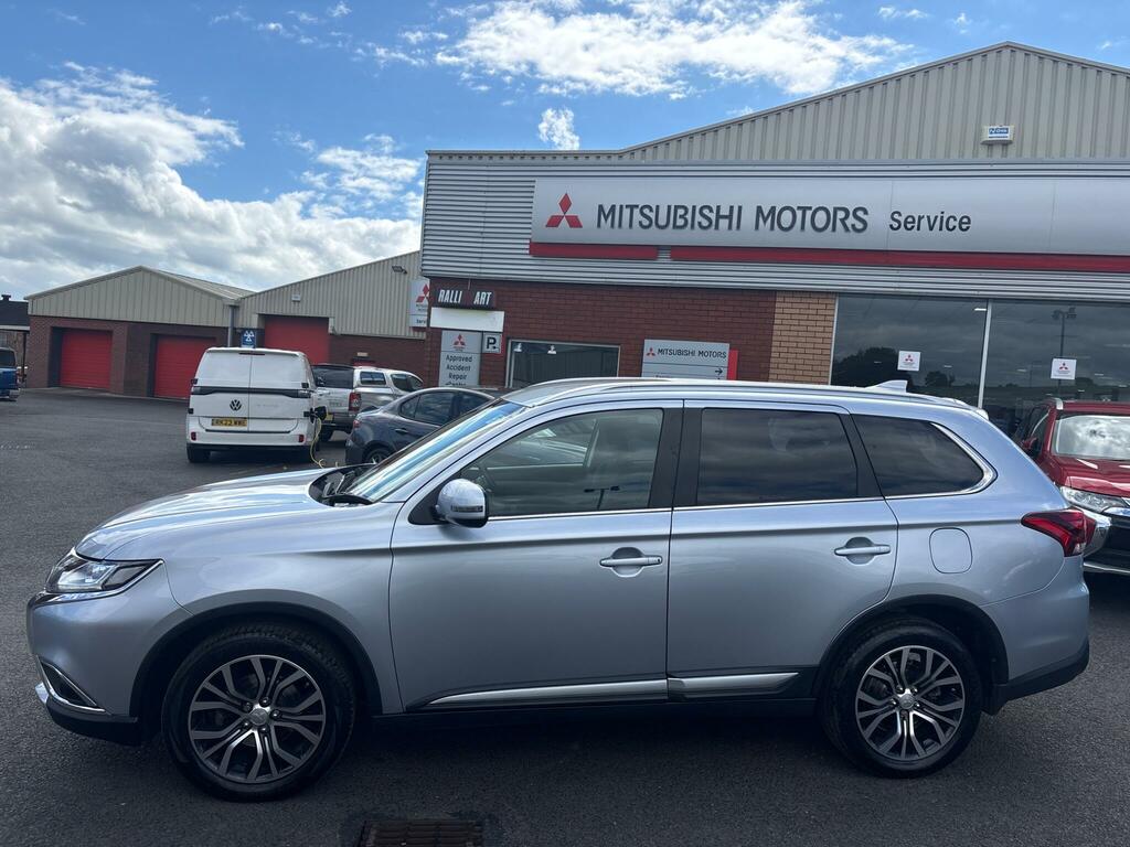 Mitsubishi Outlander 2.2 Di-d 3 4Wd Euro 6 Silver #4