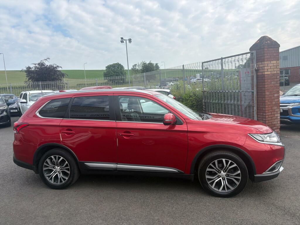 Mitsubishi Outlander 2.2 Di-d 3 Suv 4Wd Euro 6 Ss Red #6