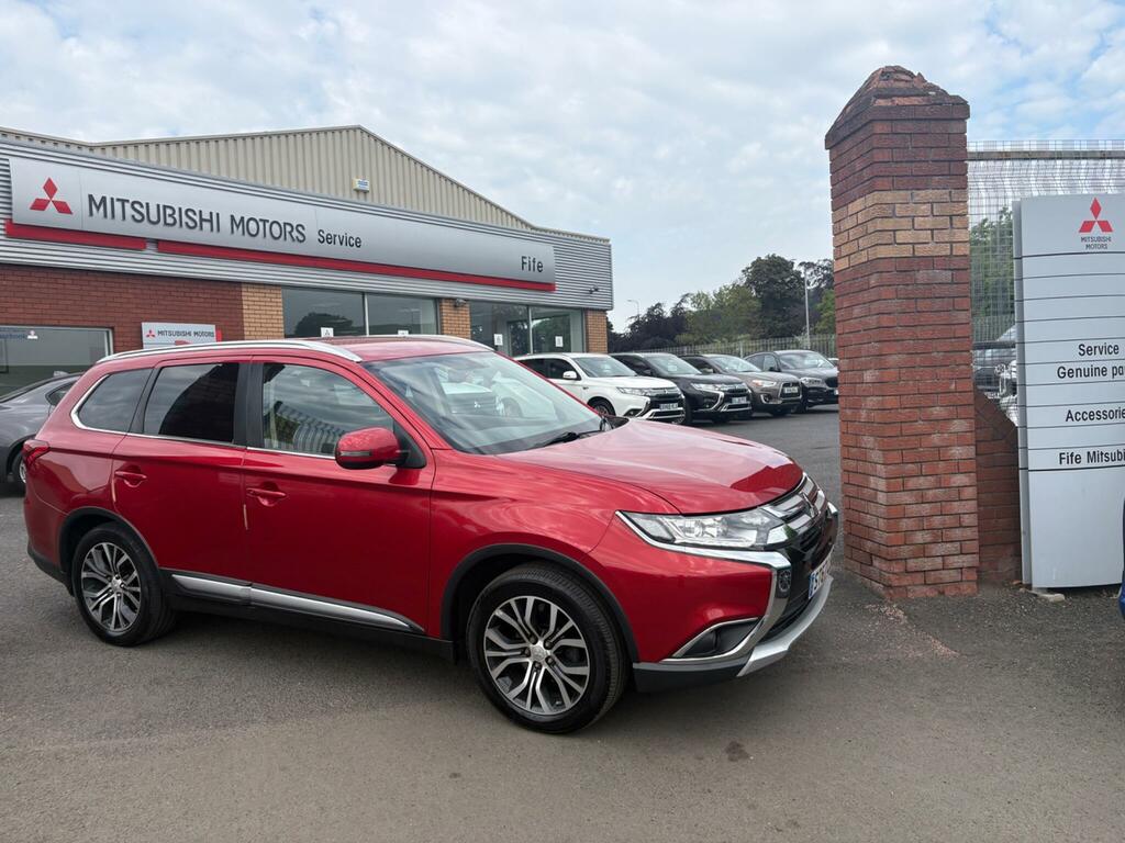 Mitsubishi Outlander 2.2 Di-d 3 Suv 4Wd Euro 6 Ss Red
