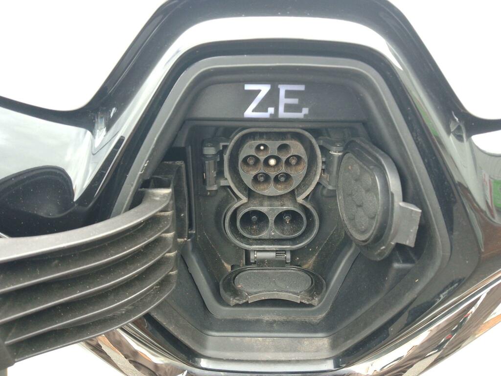 Renault Zoe R135 52Kwh Gt Line I, Rapid Charge EJ21HXM White #4