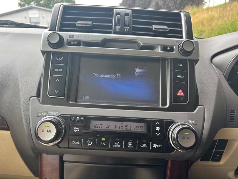 Toyota Land Cruiser 2.8D Invincible 4Wd E Red #26