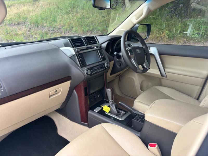 Toyota Land Cruiser 2.8D Invincible 4Wd E Red #18