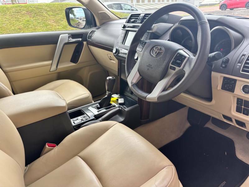 Toyota Land Cruiser 2.8D Invincible 4Wd E Red #12