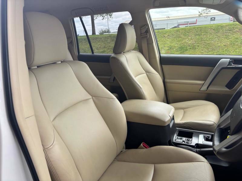 Toyota Land Cruiser 2.8D Invincible 4Wd E Red #14
