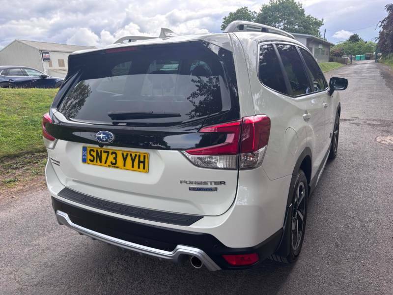 Subaru Forester 2.0I E-boxer Xe Premium Lineartronic White #6