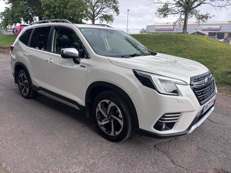 Subaru Forester 2.0I E-boxer Xe Premium Lineartronic White #3