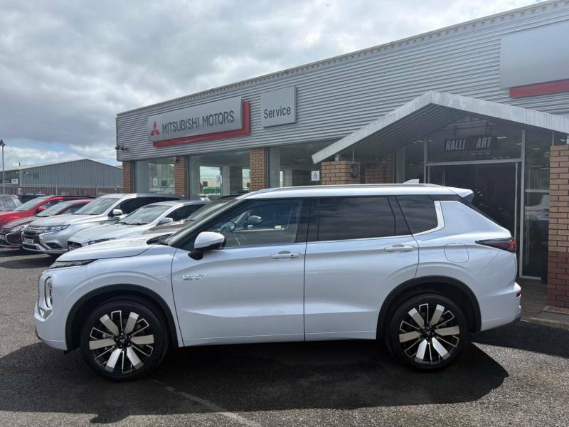 Mitsubishi Outlander 2.4 22.7Kwh Diamond Cvt 4Wd Euro 6 Ss White #4