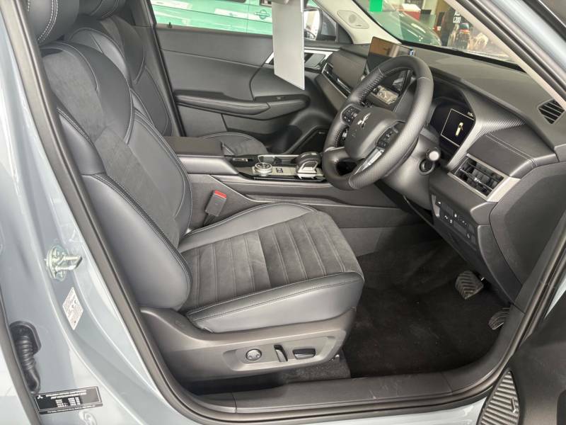 Mitsubishi Outlander 2.4 22.7Kwh Nativa Cvt 4Wd Euro 6 Ss Grey #6