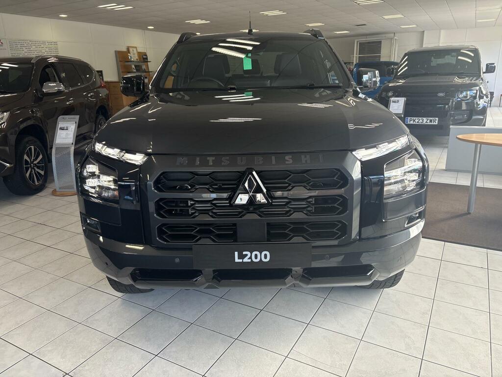 Mitsubishi L200 2.4 Bi-turbo Barbarian Pickup Double Cab Diese Black #5