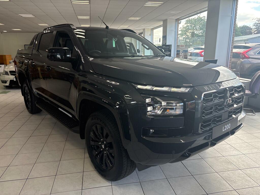 Mitsubishi L200 2.4 Bi-turbo Barbarian Pickup Double Cab Diese Black #4