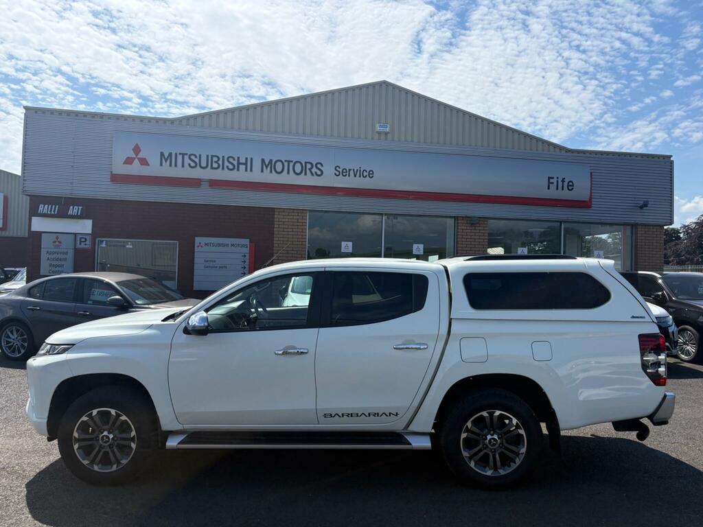 Mitsubishi L200 2.2 Di-d Dc Barbarian 4Wd Euro 6 Ss White #3