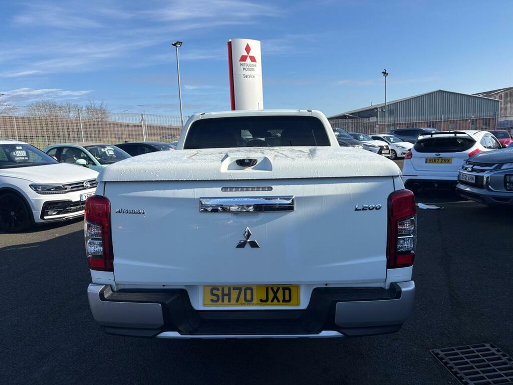 Mitsubishi L200 2.2 Di-d Dc Barbarian 4Wd Euro 6 Ss White #4