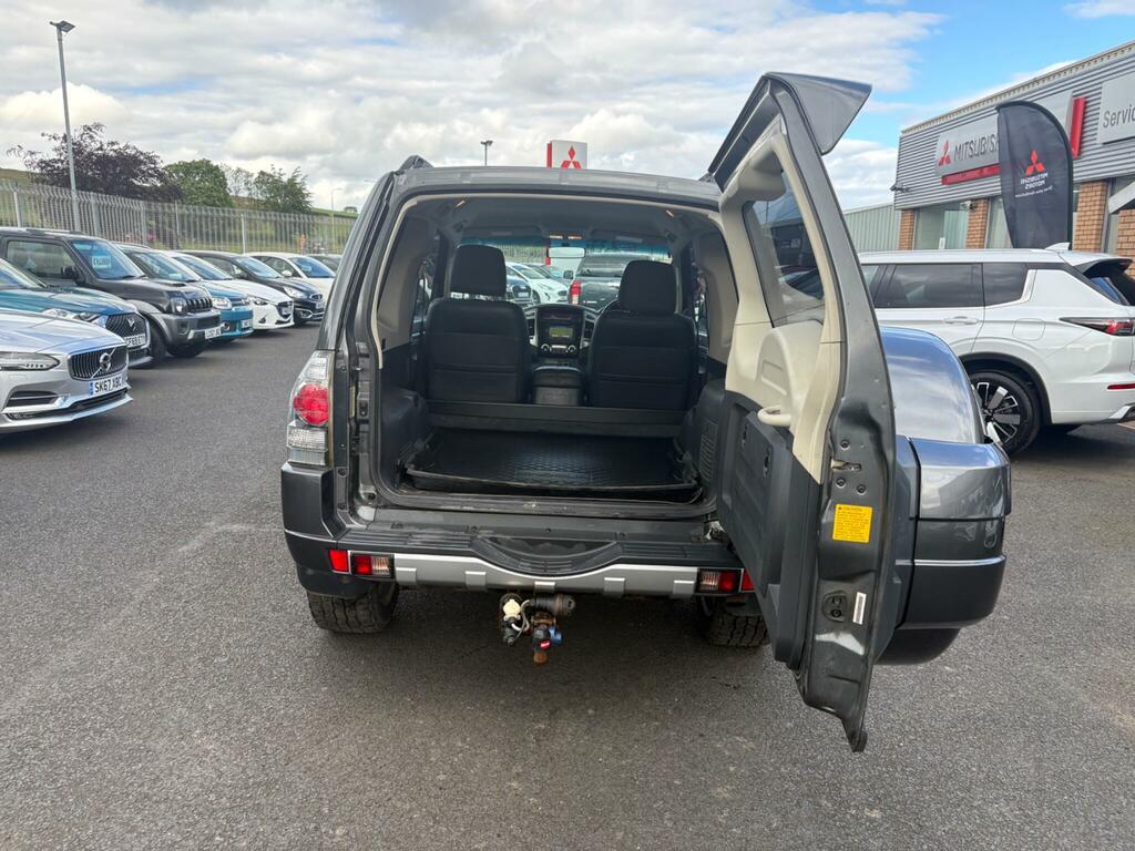Mitsubishi Shogun 3.2 Di-dc Barbarian Suv 4Wd L Grey #4